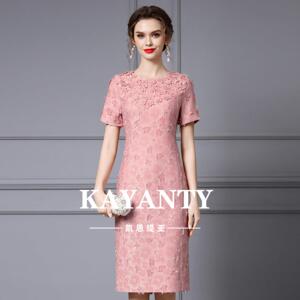 KAYANTY粉色连衣裙女2026新款夏装高档漂亮独特立体花朵显肉裙子
