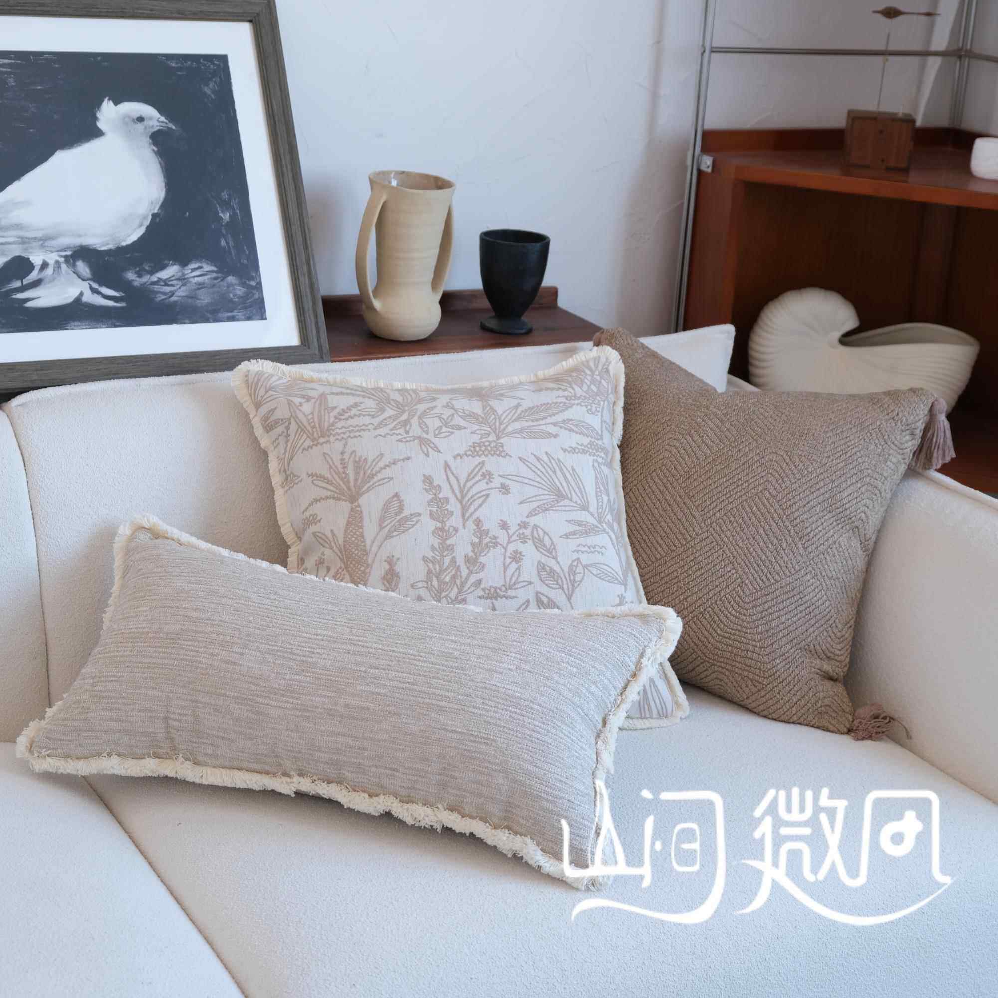 奶油色抱枕中古风靠垫高级感客厅沙发轻奢枕套绣花靠包法式复古