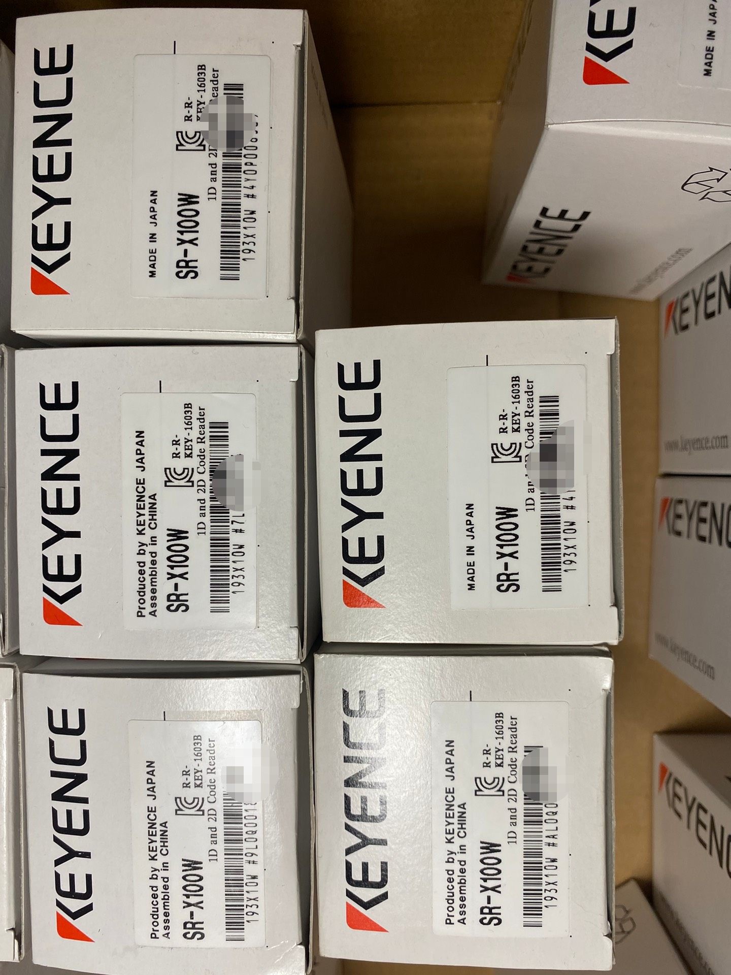 基恩士SR-X100W，全新正品码盒一致。