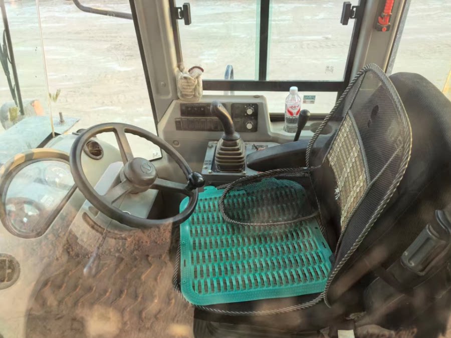 12月13日青岛工程机械22年山工SEM663D装载机一辆网络拍卖公告