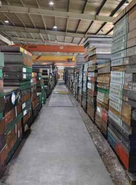 45#号钢板模具钢材铁块H13圆钢cr12mov锻打Q235铁板A3薄板P20精板