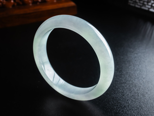 57圈口缅甸天然真品翡翠冰紫罗兰春彩浅紫满色闪拍正装 手镯53.97g