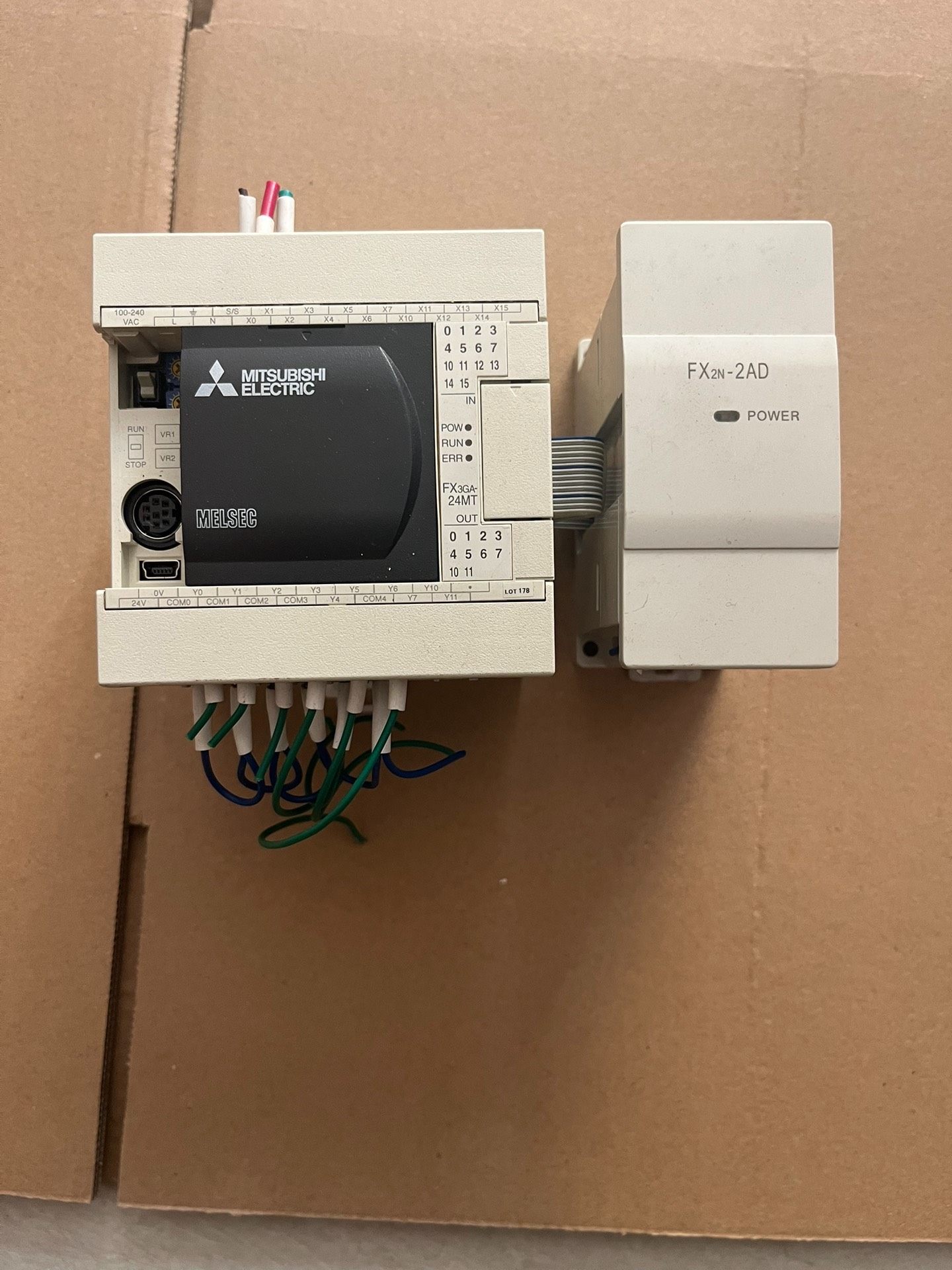 三菱PLC. FX3GA-24MT-CM，扩展FX2N-2A