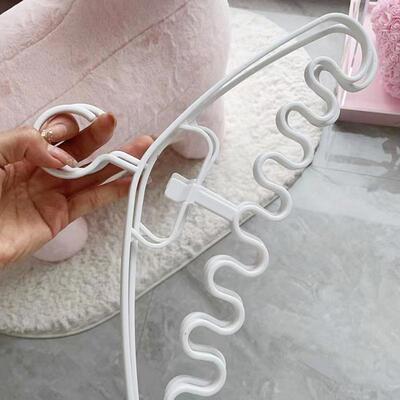 Wave hanger, underwear storage rack, spaghetti strap hanger,