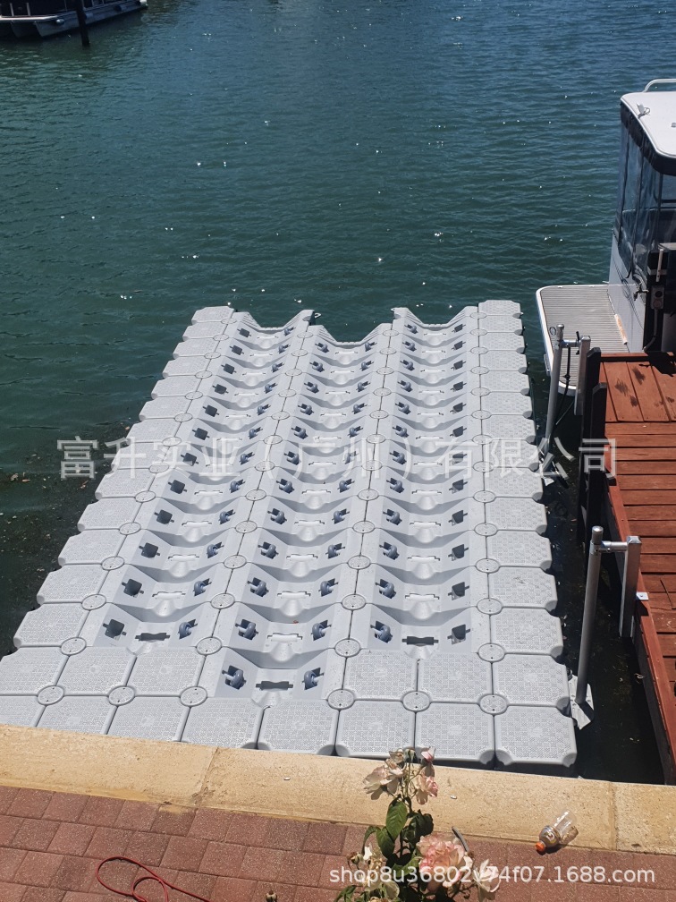 多规格塑料浮筒厂家 龙舟赛浮台 摩托快艇泊位码头 海岛浮桥