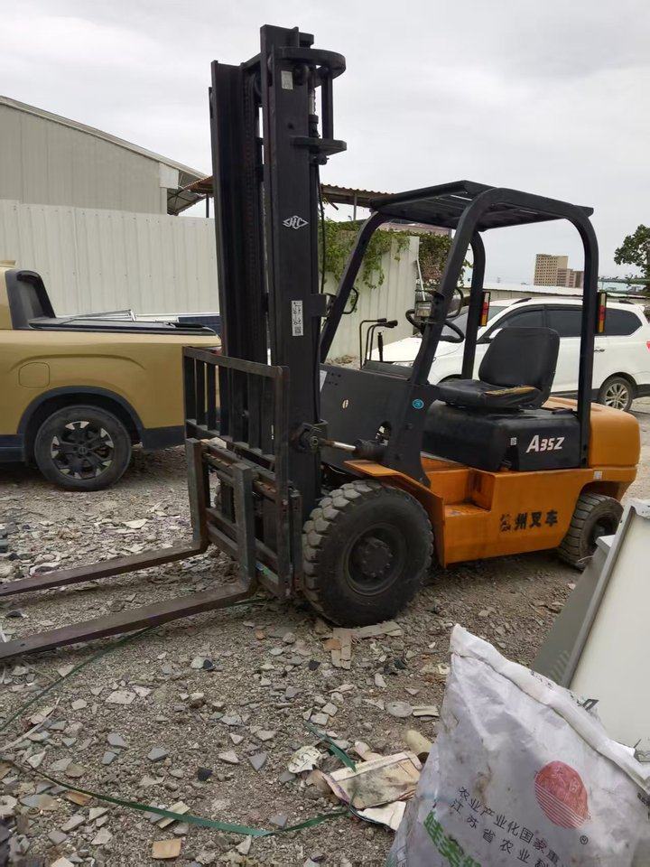 1月11日佛山委托资产处置杭州叉车一台,起升4米门架,功能正常网络拍卖公告