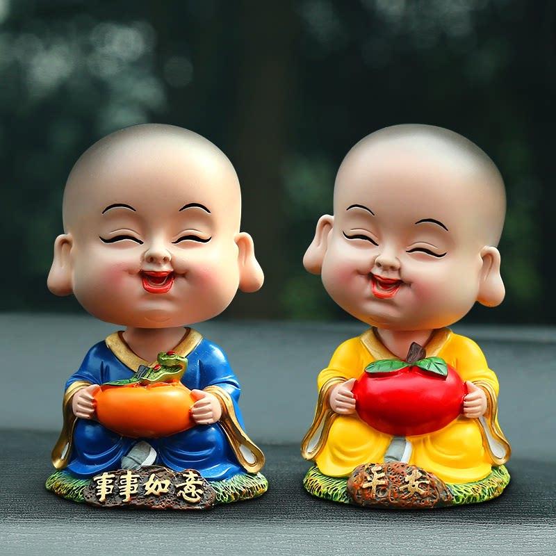 2026新款摇头小和尚一路平安汽车内饰品摆件车载车内中控台装饰品