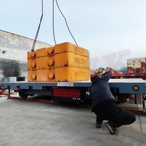 轨道物料模具搬运车 车间重型工件过跨地爬车 双轨电动搬运平板车