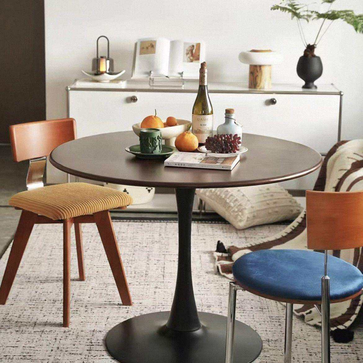 北欧复古郁金香胡桃圆形实木圆桌餐桌家用小户型咖啡阳台