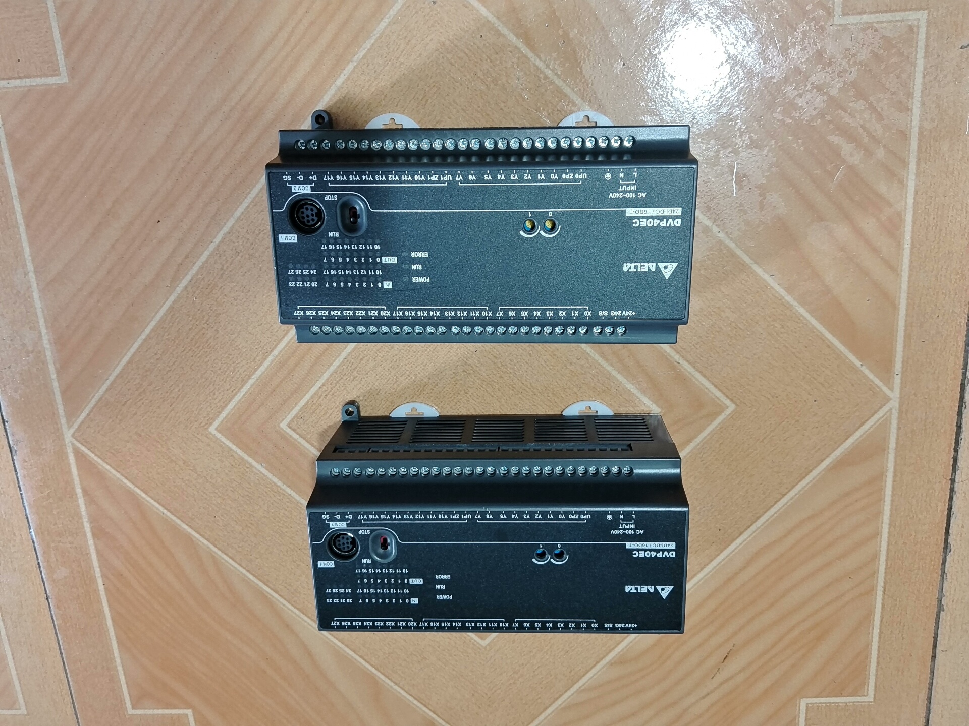 台达PLC DVP40EC00T3，功能正常，成色为实图