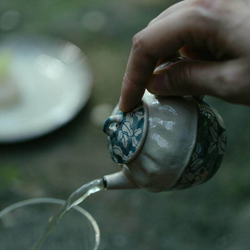 梵汝日式青花纯手绘残叶布里壶茶艺陶瓷茶具文人器泡茶手执壶防烫