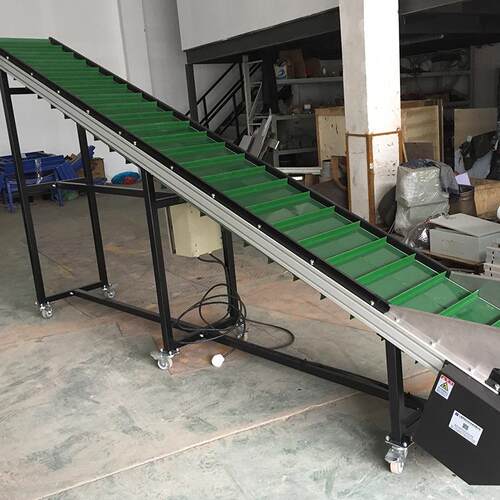皮带提升送料机不锈钢挡板式裙边物自动上料机小型皮带输送机
