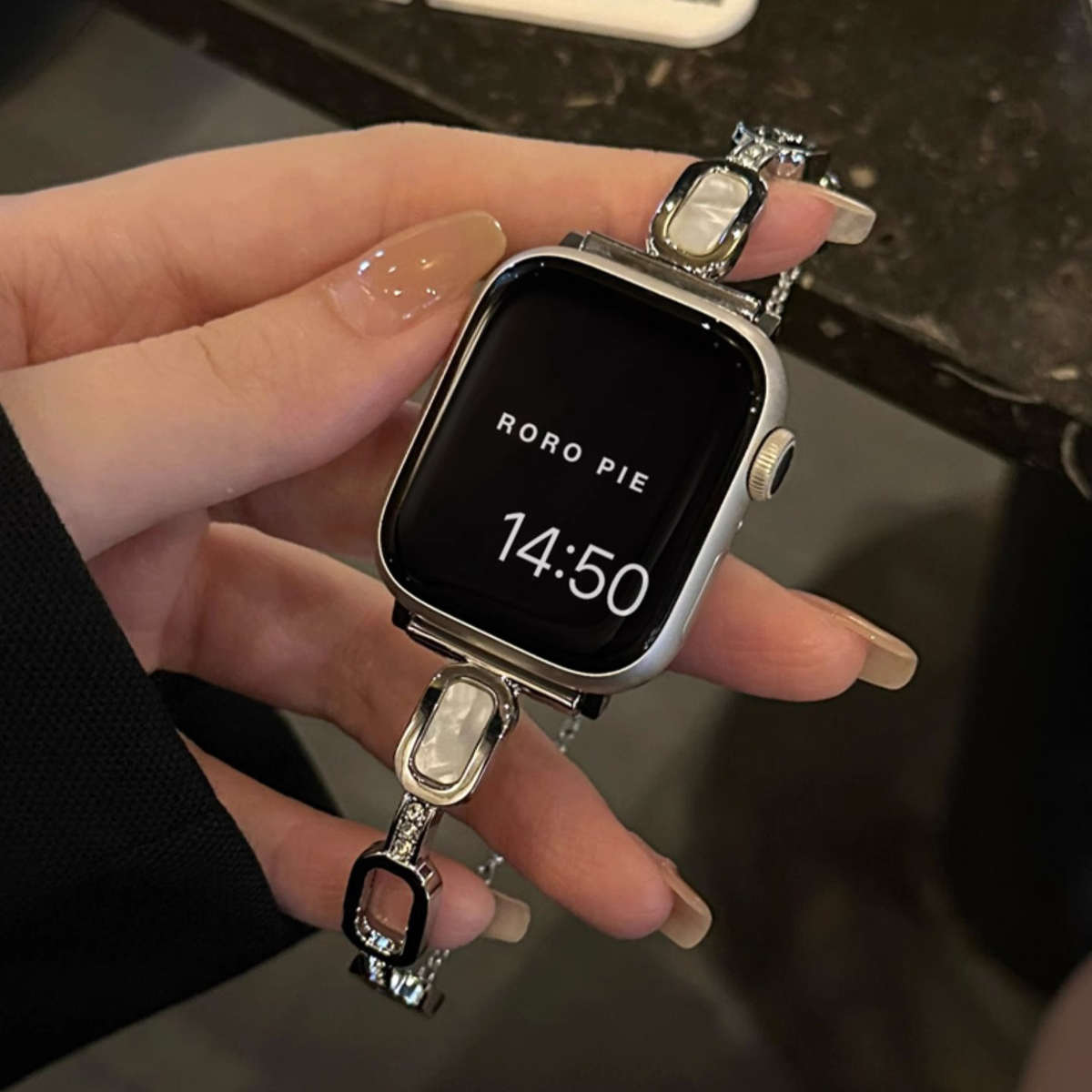 适用iwatch8表带S9小香风苹果手表s8奢华宝石applewatch7轻个性