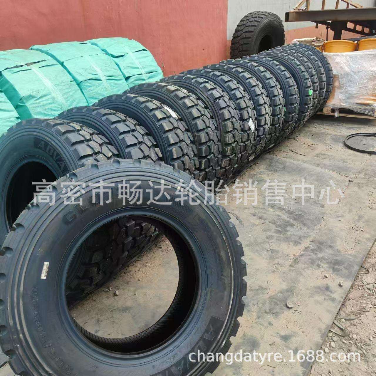 现货供应305/80R20越野轮胎 卡车轮胎 吊车轮胎 零售
