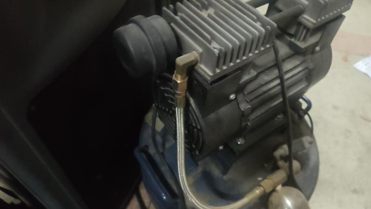 5月13日北京【京械7267】单位淘汰报废处置空压机一台网络拍卖公告