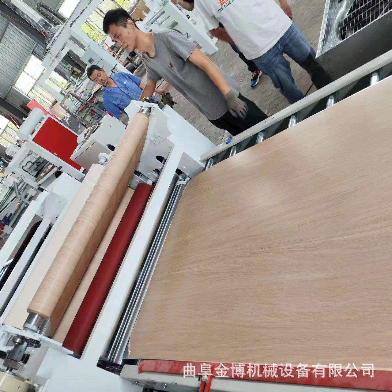 生产镀锌钢板覆膜机涂胶加热复合pvc膜复合机不锈钢板贴膜机