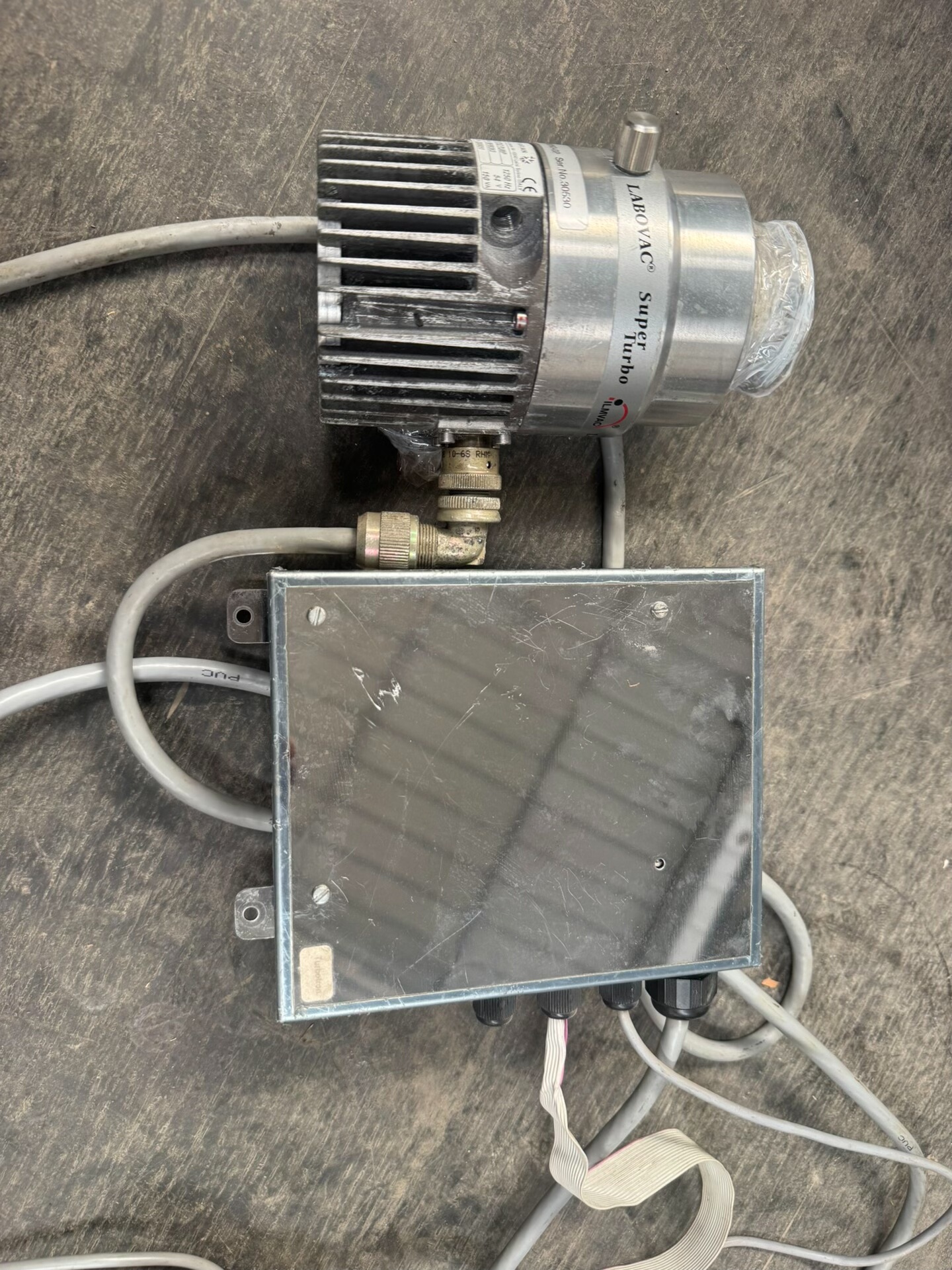 瓦里安分子泵一个，TV70D  PUMP