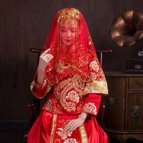 红盖头新娘结婚头纱中式秀禾服复古红色绣花缎面流苏蒙头刺绣喜帕 - 封面