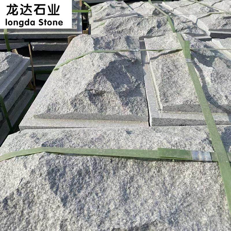 花岗岩蘑菇石异型石材芝麻灰五莲红花坛石庭院别墅外墙干挂围石