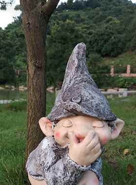 直销新款亚马逊跨境新款园林摆件花园侏儒拉臭臭小矮人树脂工艺品