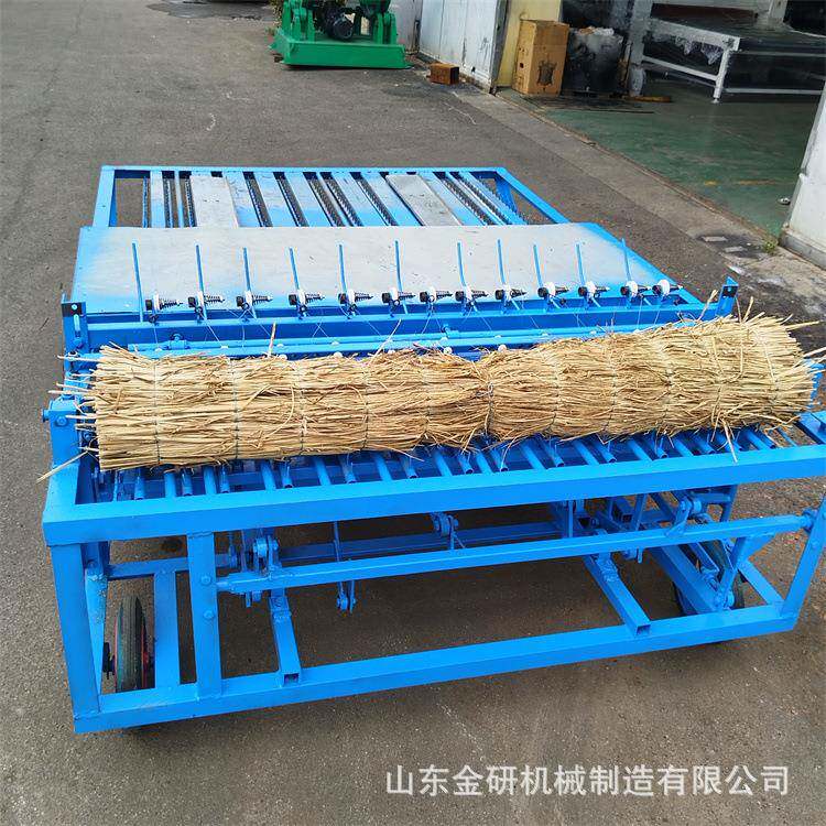 西北防沙防风栅栏电动草帘机果蔬运输草垫子机蒲草垫铺盖编织机