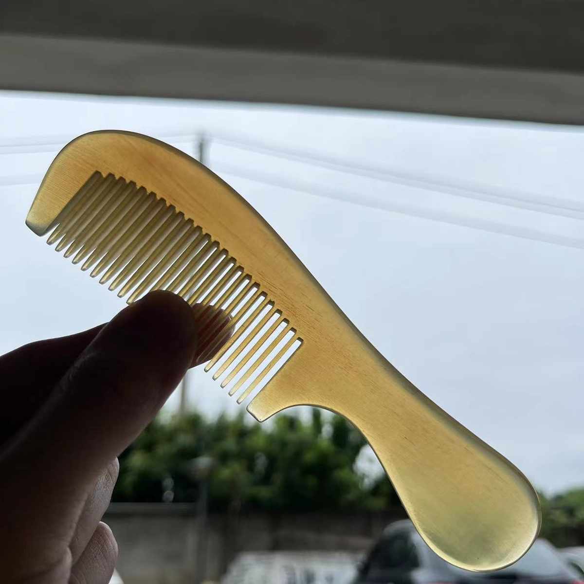 现货牛角梳手柄16中柄羊角美发梳加厚中号牛角梳子羊角18柄
