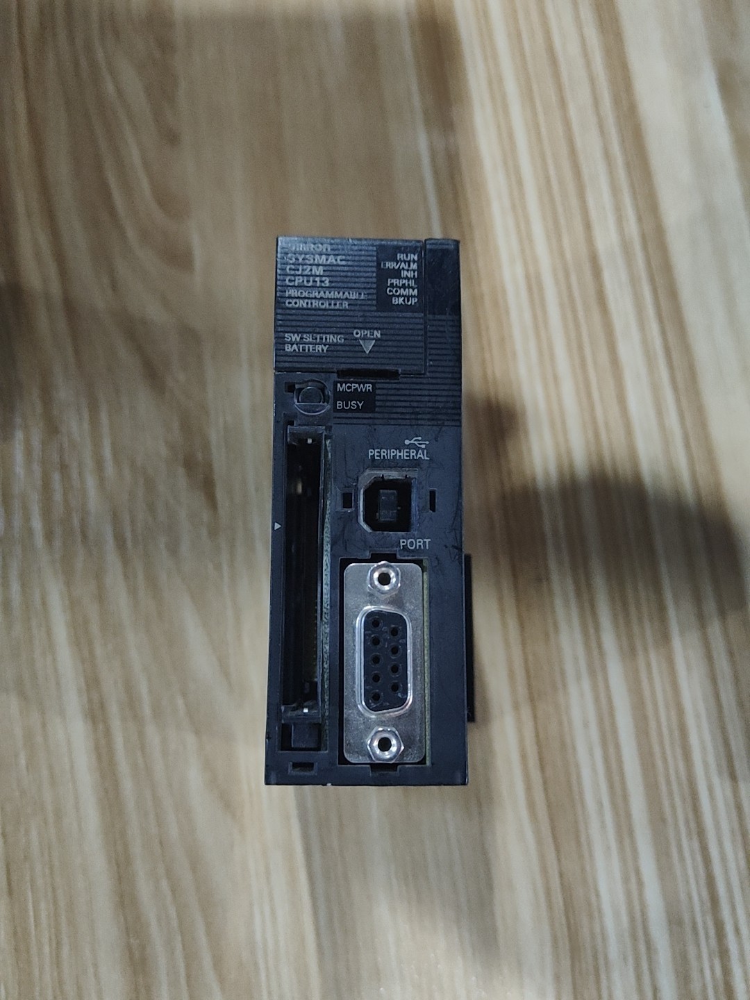 欧姆龙PLC主机，型号CJ2M-CPU13