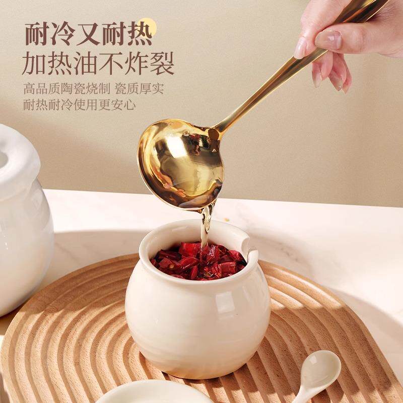 奶油油风陶料瓷调罐家用罐耐高温猪罐带盖勺YH2317陶瓷罐厨房盐子