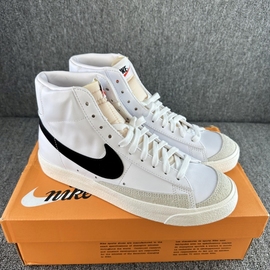 nike耐克blazermid77男子开拓者中高帮时尚，复古板鞋bq6806-100