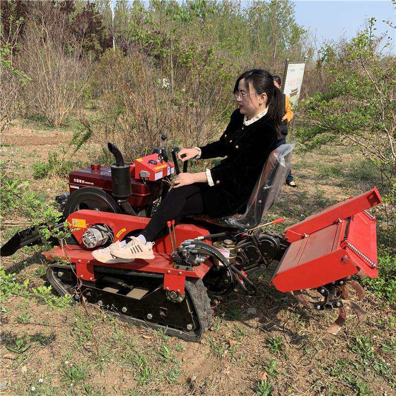 乘坐式履带旋耕机 小型翻土耕地机 大棚果园开沟施肥机 省时省力