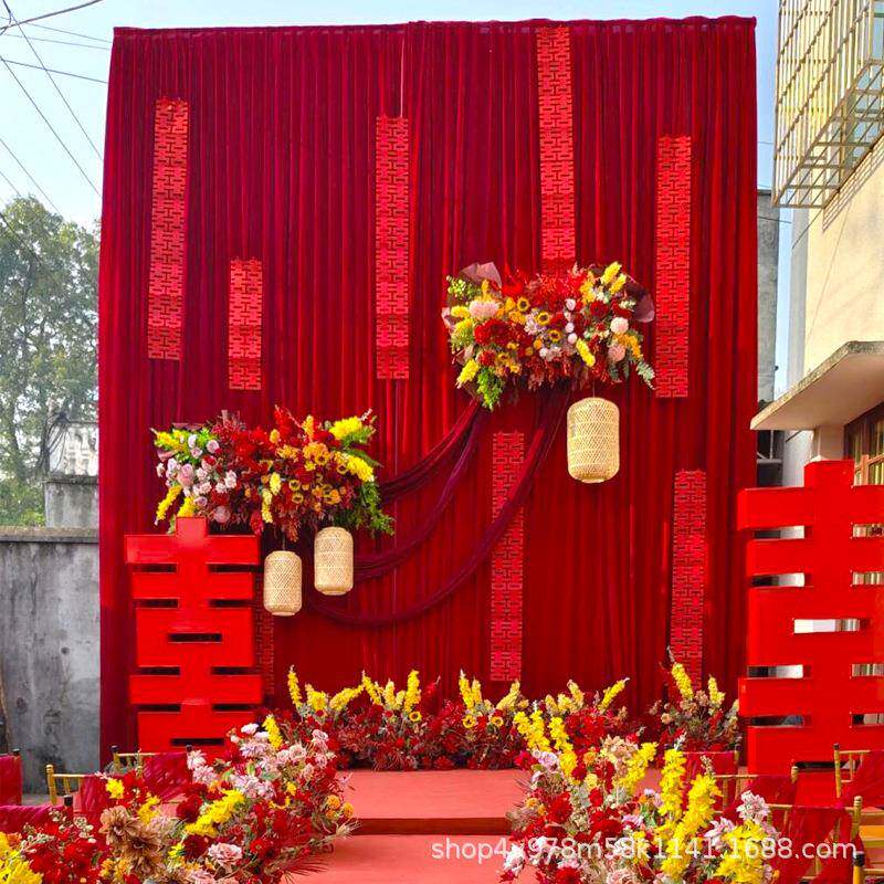 农村小众婚礼挑高背景纱幔布置复古舞台幕布红色丝绒布幔场地装饰