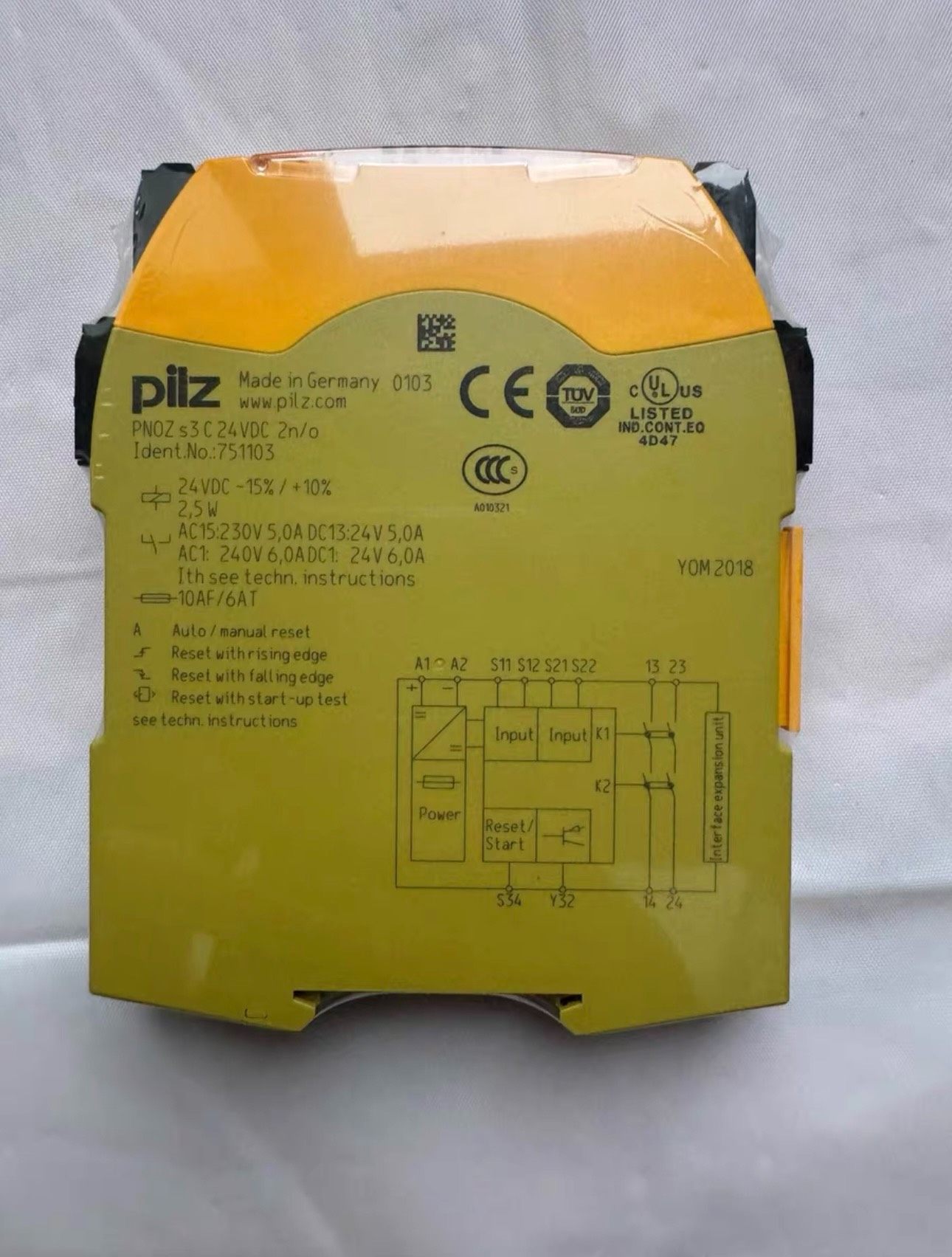 PILZ皮尔磁  现货 订货号 751103  全新未开封