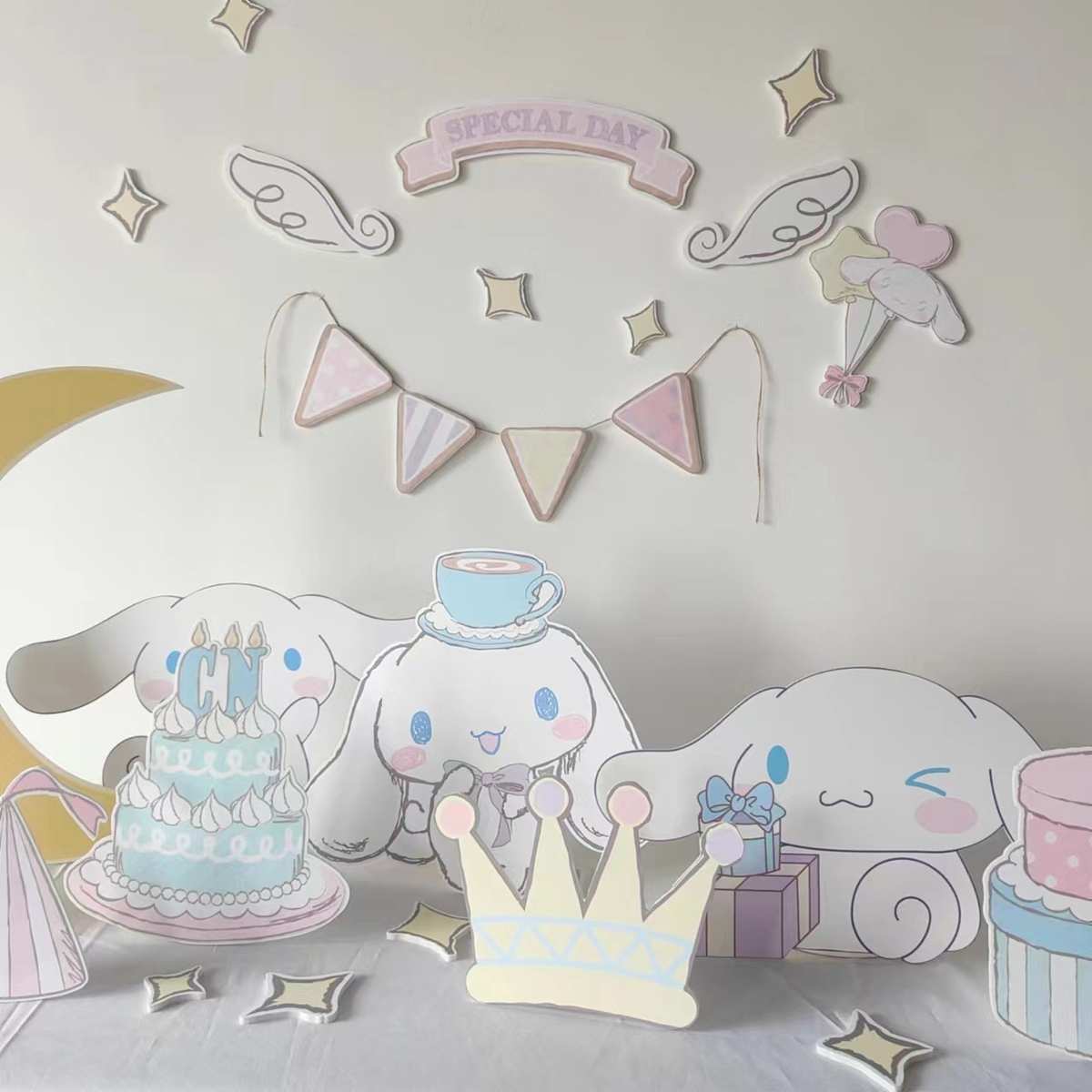 主题装饰嫩玉桂板嫩黄生日派对kt布置桌面蓝卡通色系狗背景生日