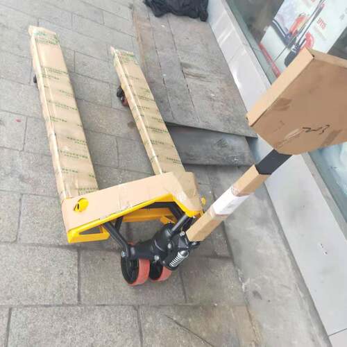 供应手拉叉车与叉货搬运车价格