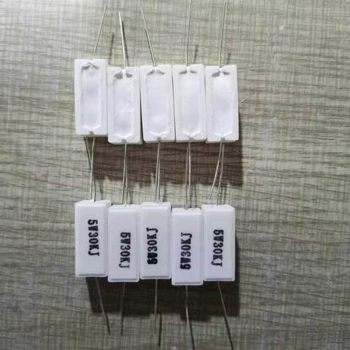 卧式水泥电阻器5W 7W 10W 15W 20W 25W 30W 40W 50W1.3R 130R 13K