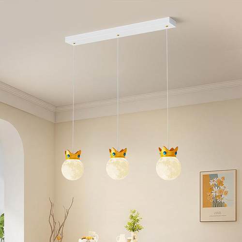 奶油风餐厅吊灯2025新款设计师创意皇冠餐桌灯具床头吊灯现代简约