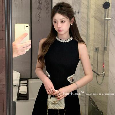 FanyFloss轻奢镶钻露腰镂空洋装女重工无袖闪钻收腰宴会小黑裙