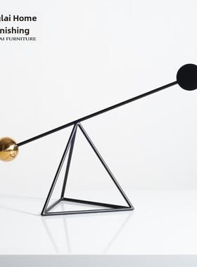 现代无障碍豪华三角平衡摆件客厅咖啡桌陈设房子样板房书房桌面几