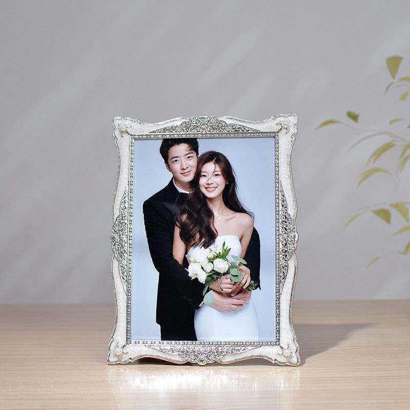 轻奢欧式情侣婚纱照相框创意金属摆台6 7 8 10寸客厅卧室像框摆件