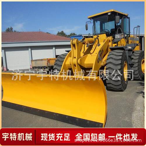 除雪铲小区物业学校操场清雪设备2米牵引式液压环卫车加装推雪铲
