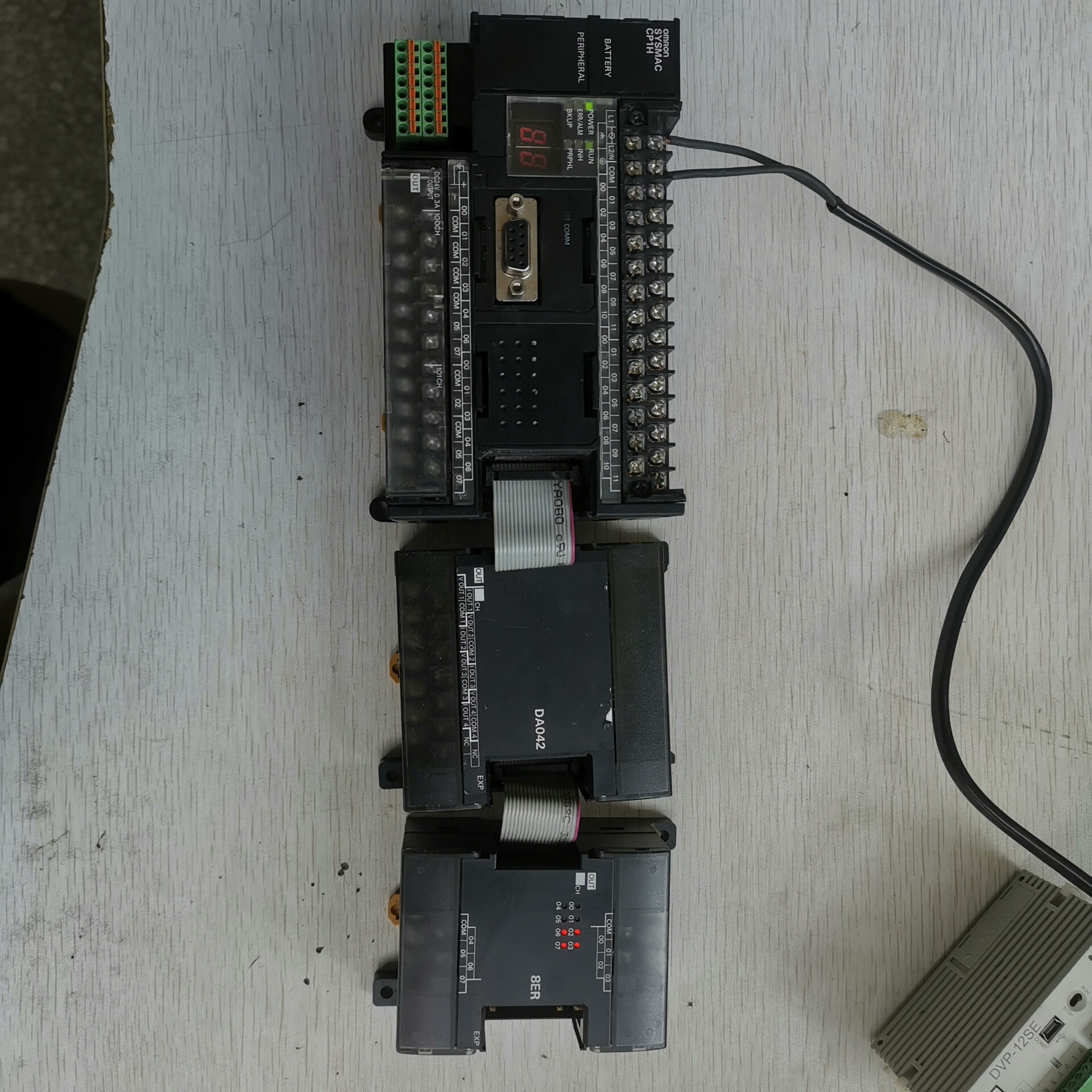 CP1W-8ER  100元   CP1W-DA042  3