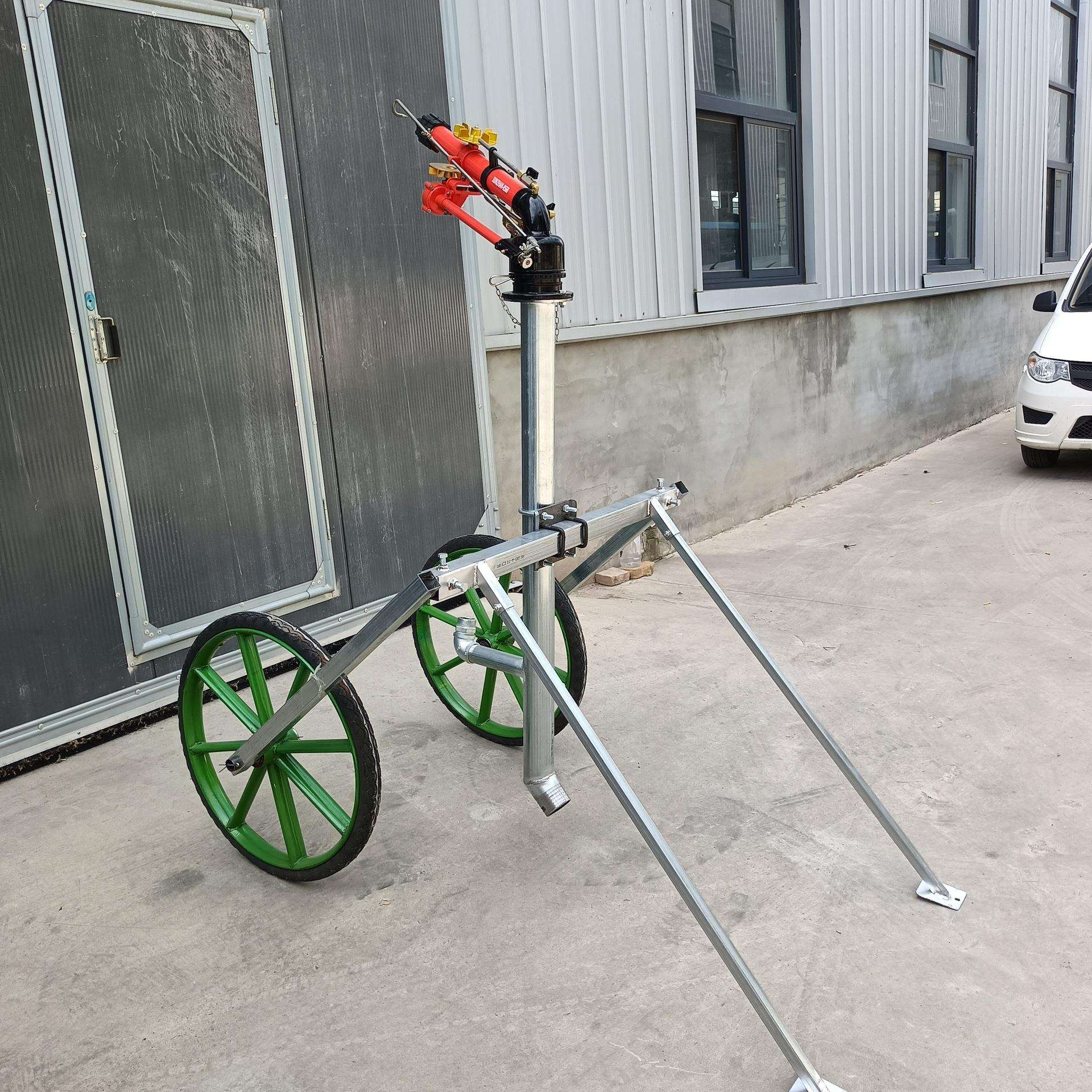 小型灌溉车移动支架新款喷灌用带轱辘小车浇地喷头专用简单支架