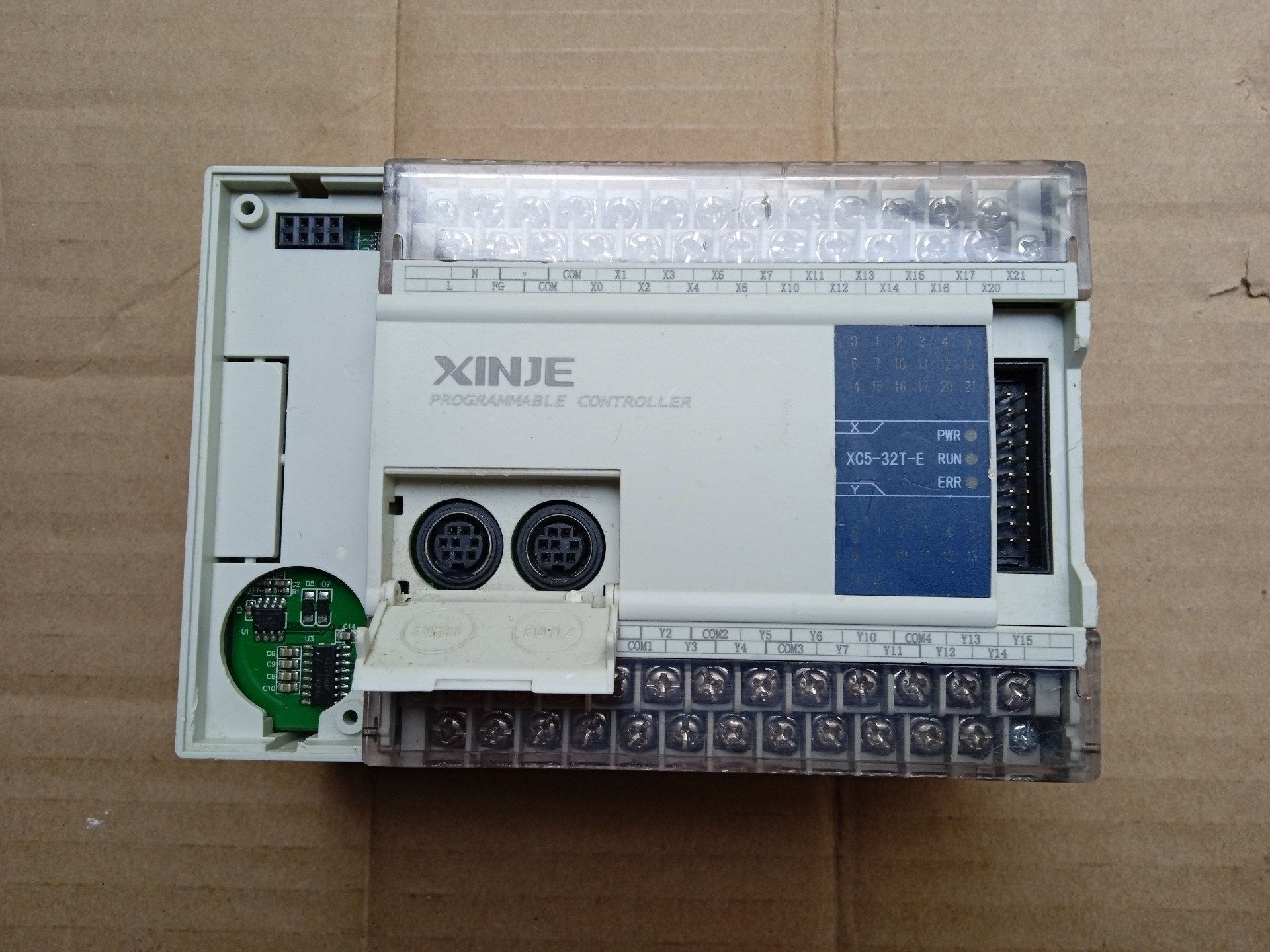 XC5-32T-E 信捷PLC 成色如图，少面盖 功能包好