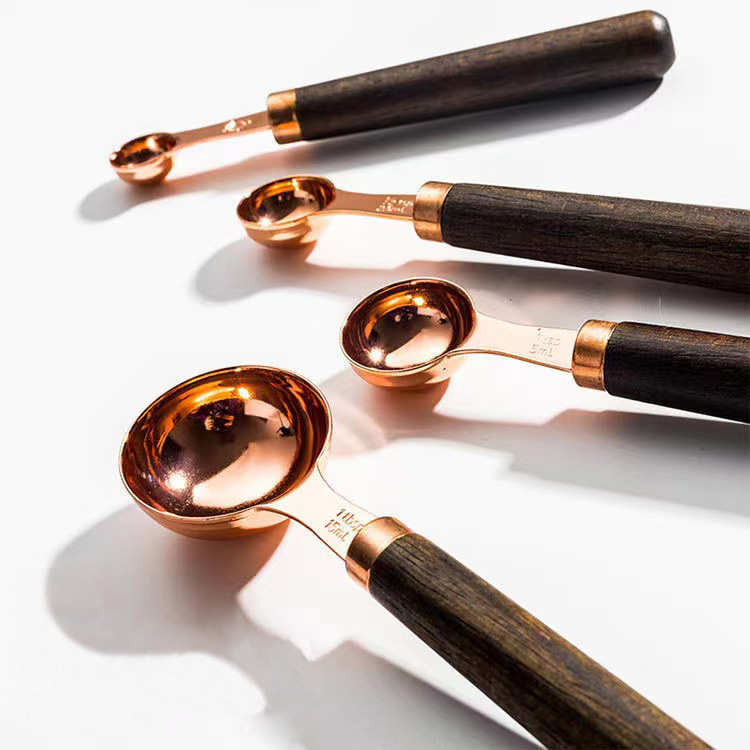 玫瑰金木手柄镀铜量杯量匙调酒刻度八件套量勺量匙烘焙工具
