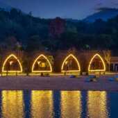 户外景区露营木屋农场庄园可移动防腐木三角木屋民宿房屋木屋批发