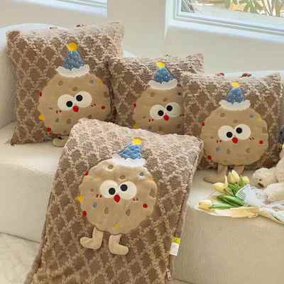 手提抱枕被子卡通贴布绣抱枕被两用二合一加厚午睡毯子办公室靠枕