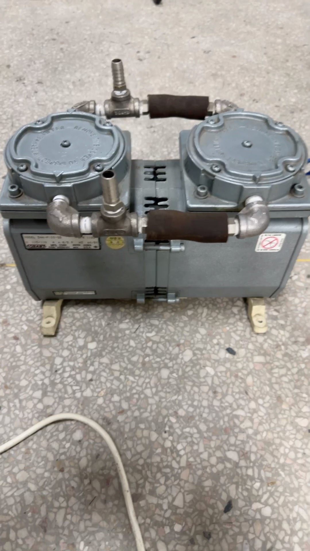 美国原装GAST真空泵，型号DAA-P103-GB，成色如图