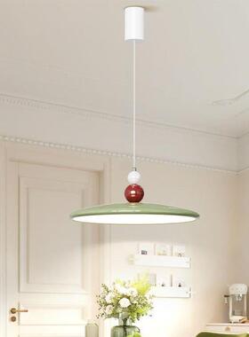 202餐5年新款飞碟桌厅吊灯法式842奶油风le简约吧台餐d家用中山灯