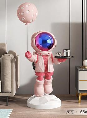 高档地创意宇航员太饰型空人落大收纳摆件客厅沙发旁装品开业乔迁