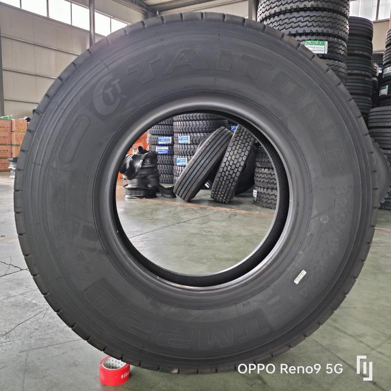 自卸车卡车矿用轮胎1200r22.5 钢厂拖车真空轮胎耐刺扎耐磨轮胎